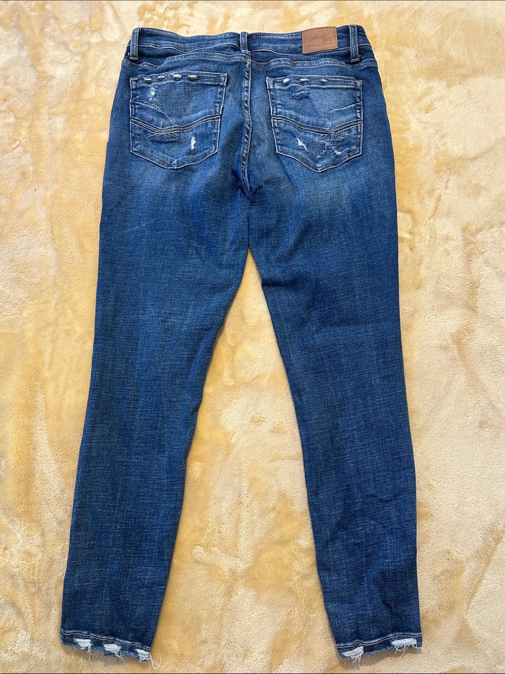 BKE Women's Dark Blue Distressed Skinny Jeans EUC - Picture 6 of 7